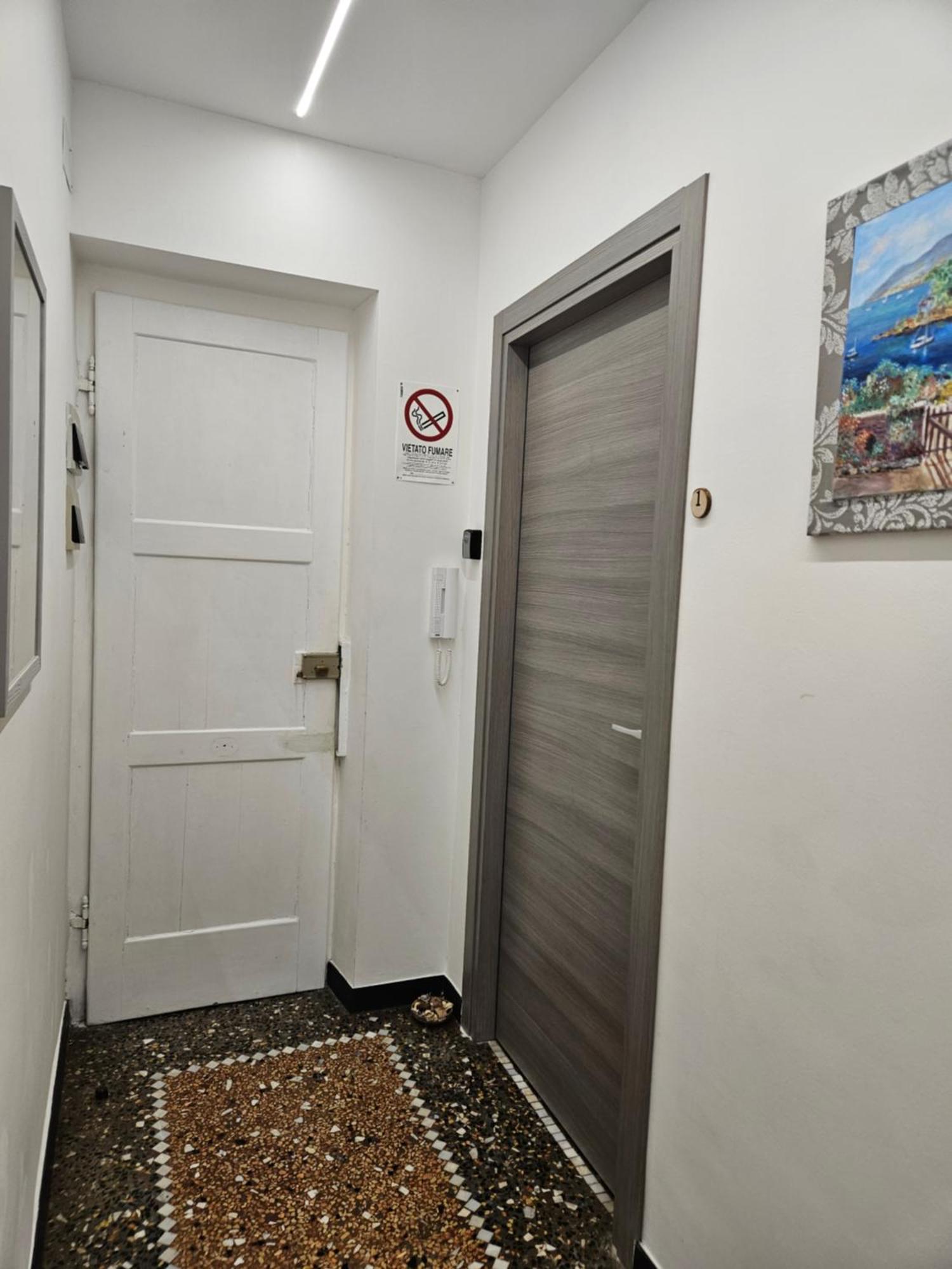 Affittacamere House Leomar Di Sara Genoa Room photo