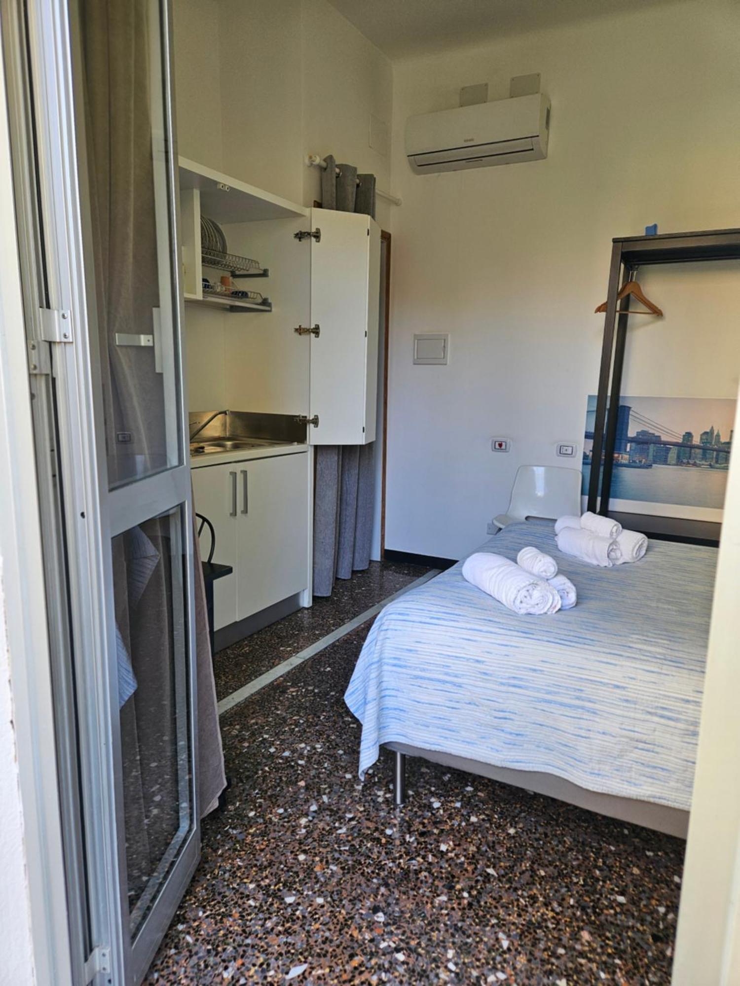 Affittacamere House Leomar Di Sara Genoa Exterior photo